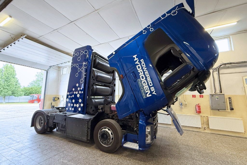 M&I RH120R hydrogen tractor during homologation and testing - system integration of drives